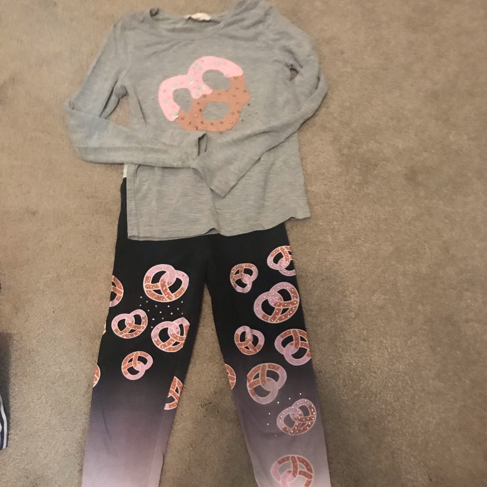 Truly Me Pretzel Print Leggings and Top Size 6